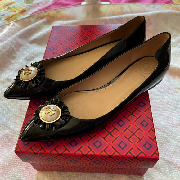 Tory Burch Pearl Emblem Flats - Picture 4 of 4